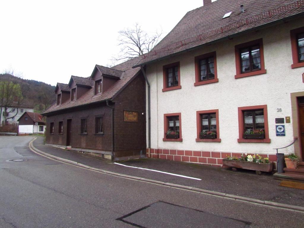 Отель Gasthaus Zum Kreuz Фрайбург Экстерьер фото